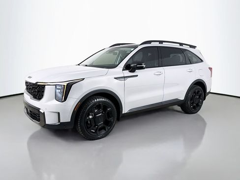 Used 2025 Kia Sorento EX AWD/4WD image 3