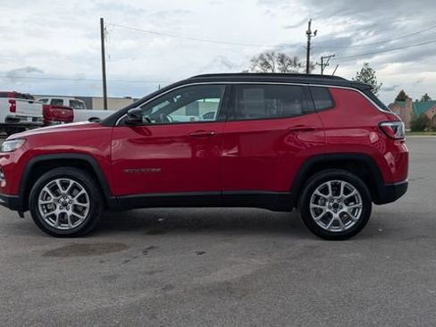 Used 2025 Jeep Compass Limited AWD/4WD image 7