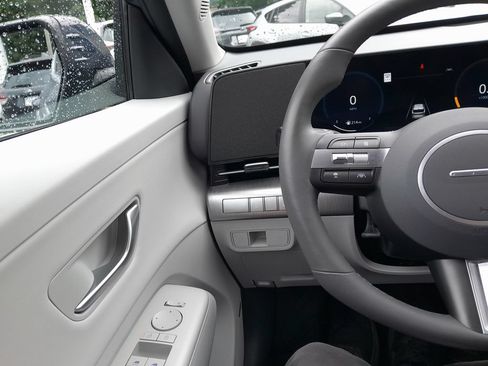Used 2024 Hyundai Kona Limited AWD/4WD image 18