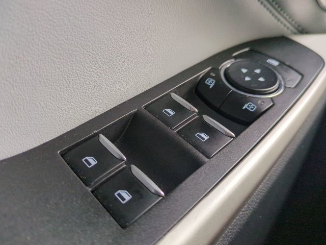 Used 2022 Ford Explorer XLT w/ Equipment Group 202A RWD image 27