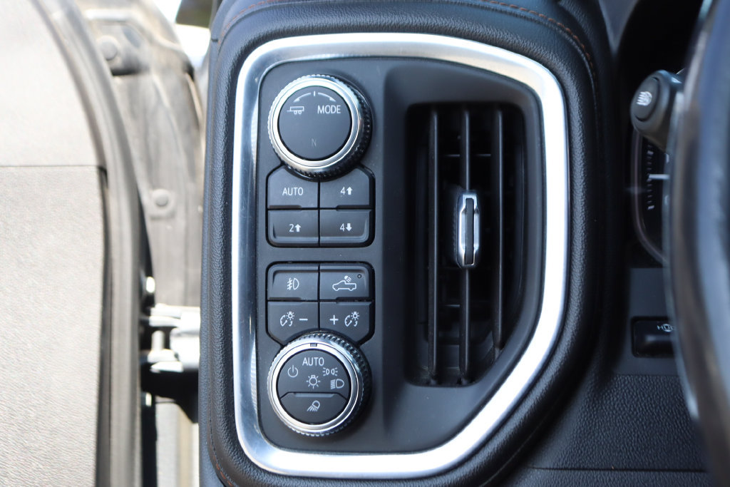Used 2022 GMC Sierra 1500 AT4 w/ AT4 Premium Package AWD/4WD image 23