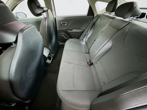 Used 2025 Kia K4 LXS image 27