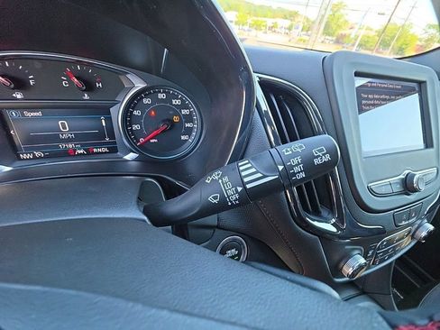 Used 2023 Chevrolet Equinox RS AWD/4WD image 26