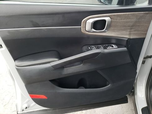 Used 2022 Kia Sorento S image 10