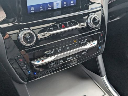 Used 2023 Ford Explorer Platinum w/ Technology Package AWD/4WD image 28