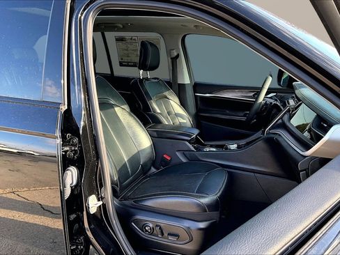 Used 2022 Jeep Grand Cherokee Limited 4xe w/ Luxury Tech Group II image 7