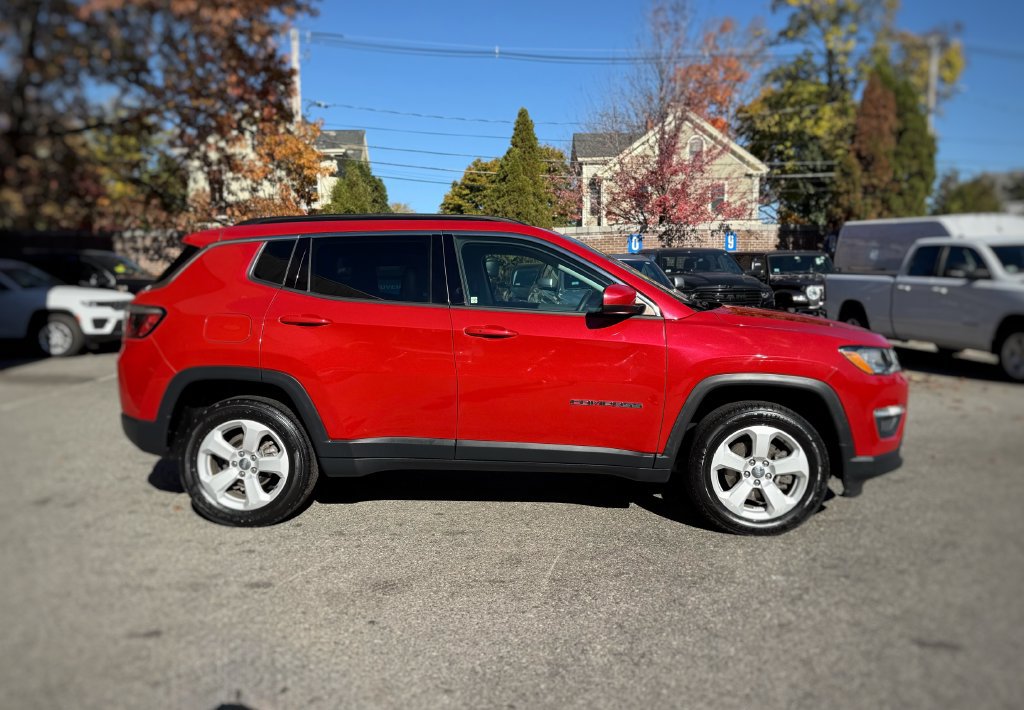 Used 2019 Jeep Compass Latitude w/ Popular Equipment Group AWD/4WD image 4