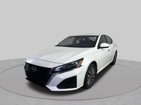 Used 2023 Nissan Altima 2.5 SV AWD/4WD image 23
