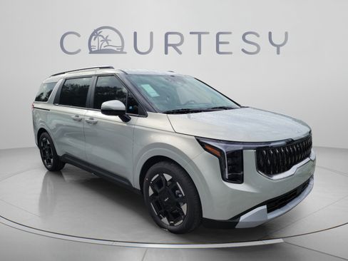 New 2026 Kia Carnival EX FWD image 4
