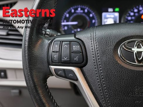 Used 2019 Toyota Sienna XLE FWD image 15