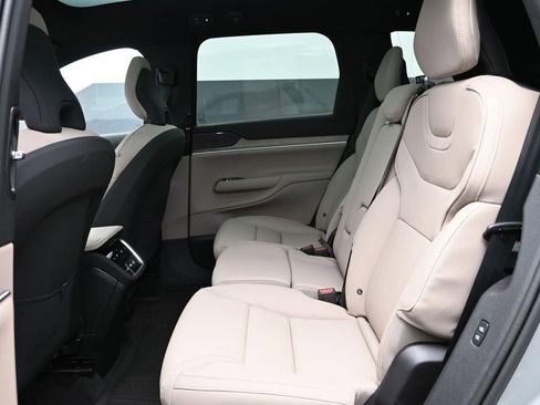 New 2025 Volvo EX90 Plus AWD/4WD image 10
