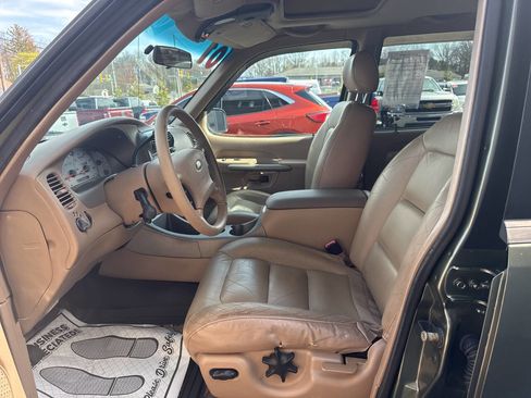 Used 2001 Ford Explorer Sport Trac 4x4 image 13