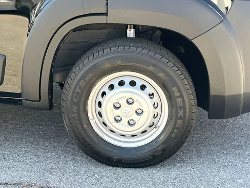 New 2026 RAM ProMaster 2500 w/ Crew Van Package FWD image 10