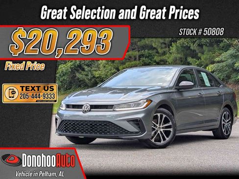 Used 2025 Volkswagen Jetta Sport FWD image 1