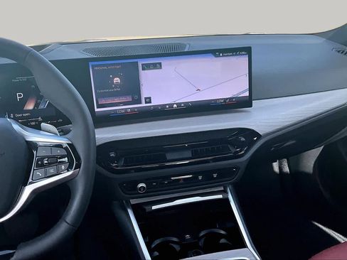 Used 2025 BMW 330i Sedan RWD image 6