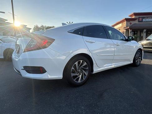 Used 2018 Honda Civic EX image 6