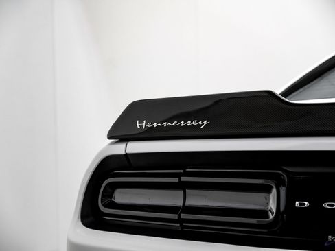 Used 2018 Dodge Challenger SRT Hellcat RWD image 17