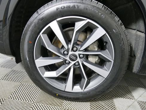 Used 2023 Audi Q5 2.0T Premium w/ Convenience Package AWD/4WD image 9