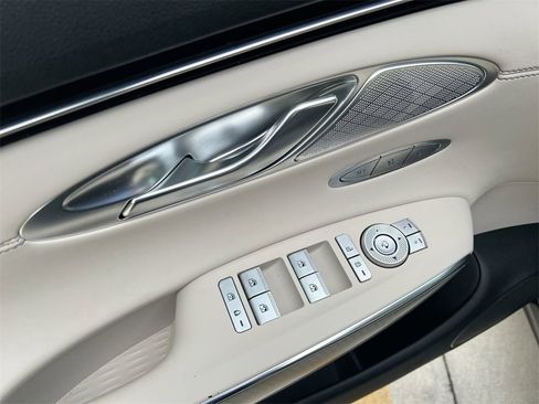 Used 2023 Genesis GV70 2.5T w/ Select Package image 11