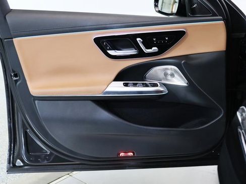 Used 2024 Mercedes-Benz E 350 4MATIC Sedan w/ Driver Assistance Package image 19