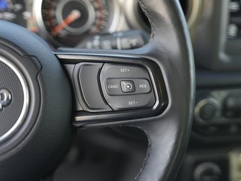 Used 2019 Jeep Wrangler Sport S image 19