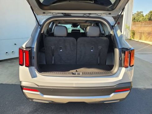 Used 2024 Kia Sorento S w/ Panoramic Sunroof Package FWD image 28