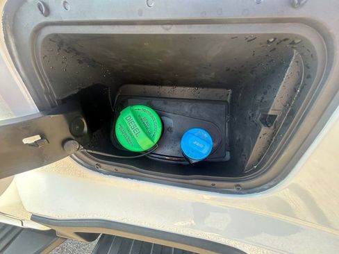 Certified 2025 Ford F250 XLT image 31