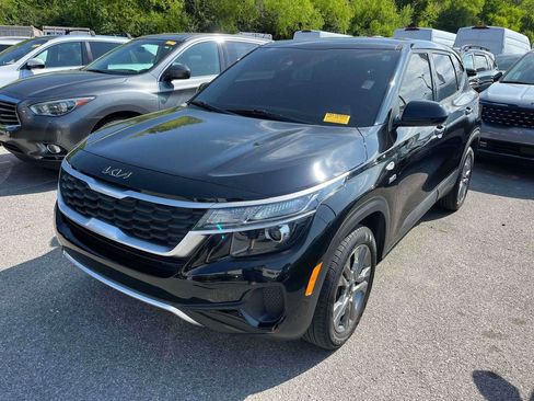 Used 2022 Kia Seltos LX AWD/4WD image 4