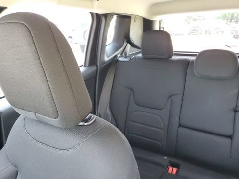 Used 2021 Jeep Renegade Latitude w/ Convenience Group AWD/4WD image 14