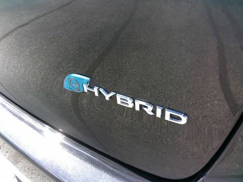 Used 2023 Chrysler Pacifica Limited image 9