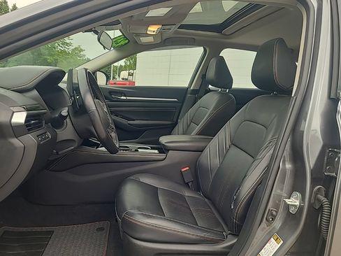 Used 2023 Nissan Altima 2.5 SR w/ SR Premium Package AWD/4WD image 11