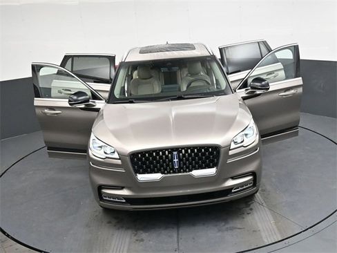Used 2021 Lincoln Aviator Grand Touring w/ Equipment Group 301A image 34