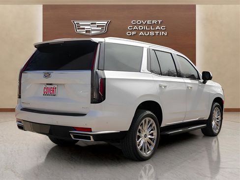 Used 2024 Cadillac Escalade Premium Luxury image 4