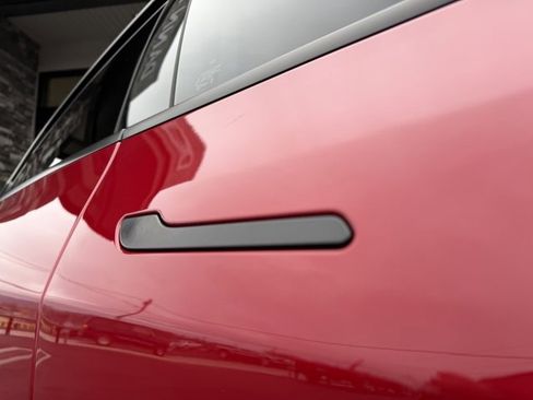 Used 2022 Tesla Model Y Performance image 23