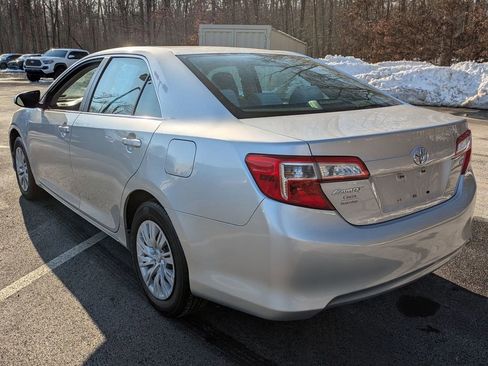 Used 2012 Toyota Camry LE image 7