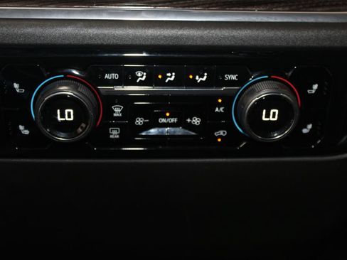 Used 2025 Chevrolet Silverado 1500 LT AWD/4WD image 33