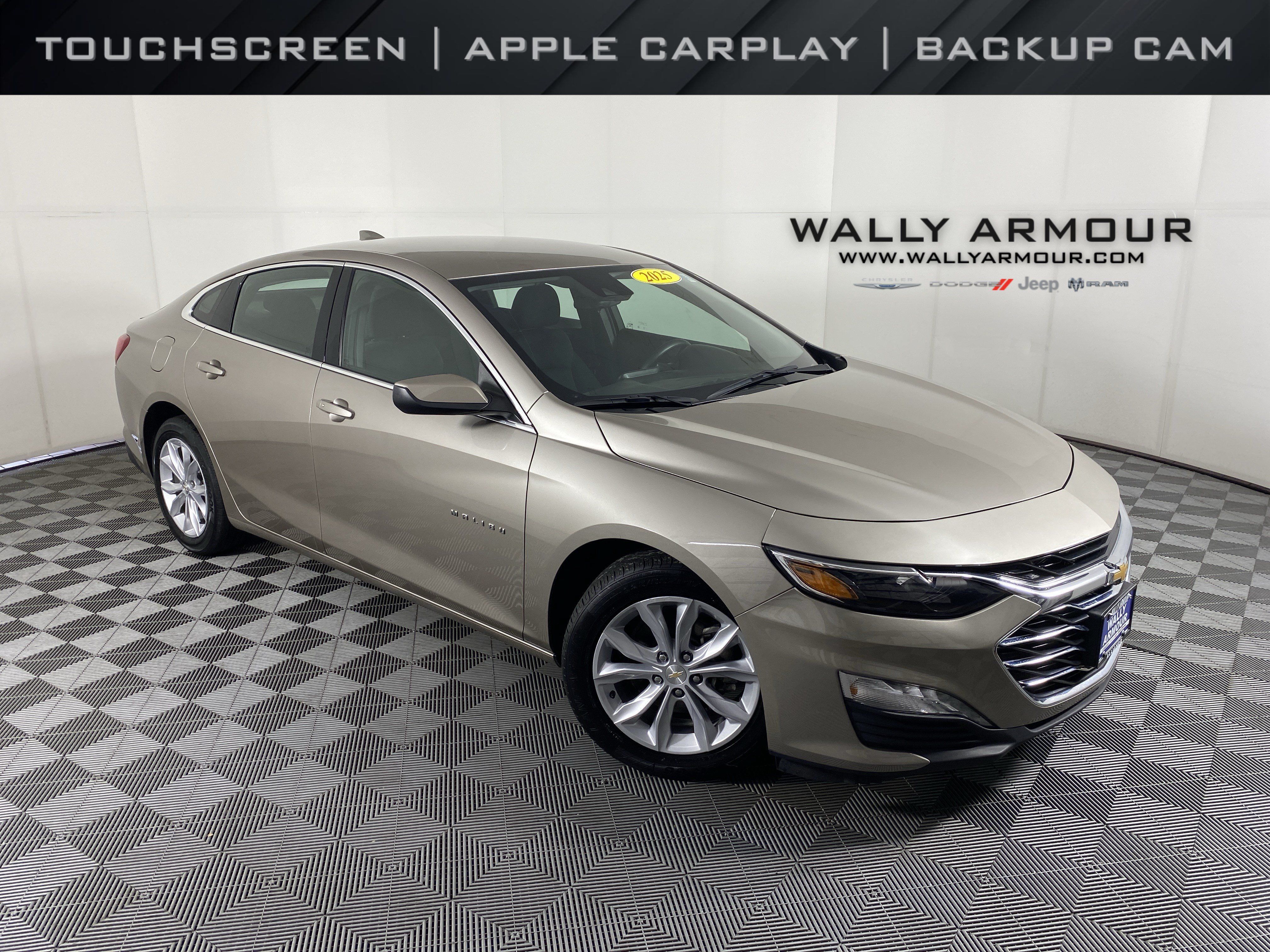 Used 2025 Chevrolet Malibu LT FWD image 1