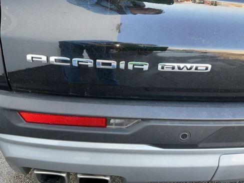 Used 2025 GMC Acadia Elevation image 10