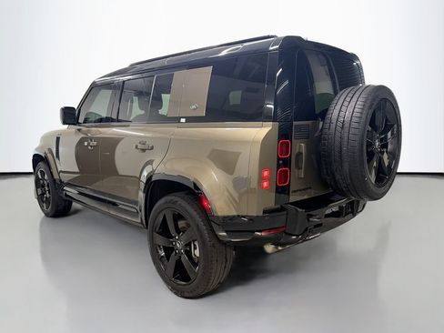 Used 2024 Land Rover Defender 110 X-Dynamic SE AWD/4WD image 3