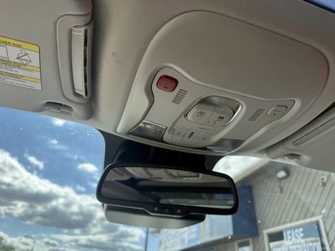 Used 2020 Jeep Renegade Limited w/ Safety and Security Group image 17