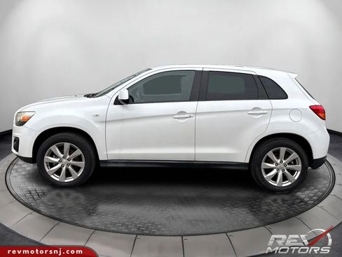 Used 2013 Mitsubishi Outlander Sport ES image 2