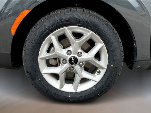 Certified 2023 Kia Soul LX w/ LX Technology Package image 28