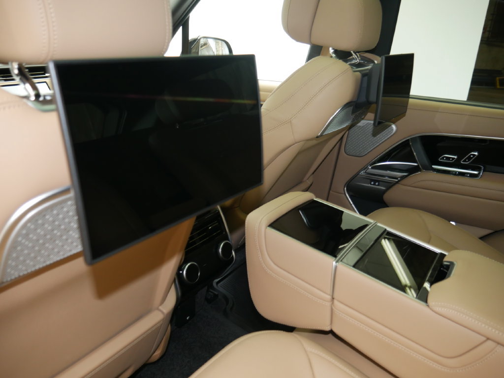 Certified 2025 Land Rover Range Rover Autobiography AWD/4WD image 27