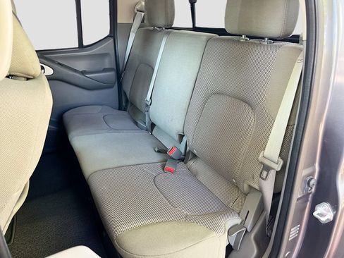 Used 2021 Nissan Frontier SV w/ Midnight Edition Floor Mats RWD image 23
