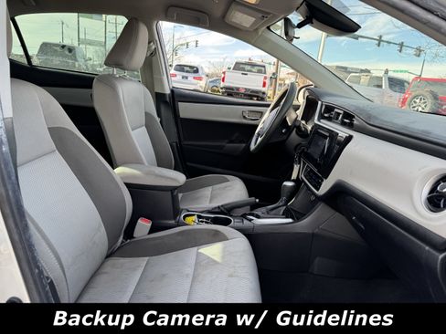 Used 2019 Toyota Corolla LE image 4
