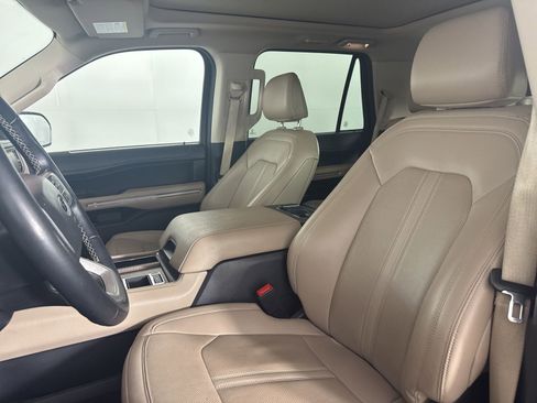 Used 2024 Ford Expedition Limited image 8