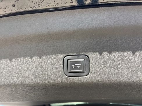 Used 2023 Chevrolet Tahoe Z71 w/ Z71 Off-Road Package image 8