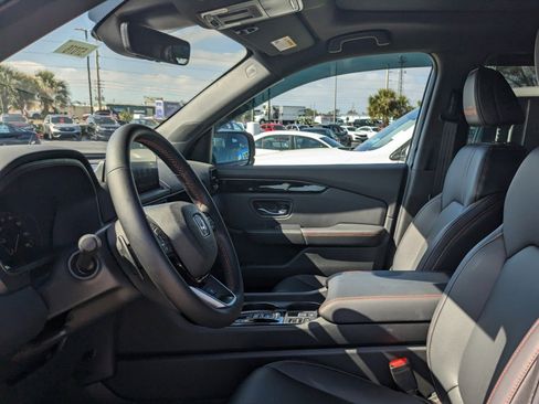 New 2025 Honda Pilot TrailSport image 7