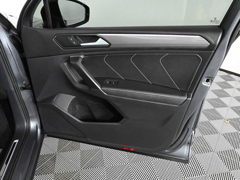 Certified 2023 Volkswagen Tiguan SE R-Line FWD image 8