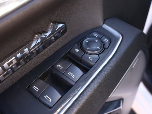 Used 2024 Chevrolet Silverado 1500 High Country image 9